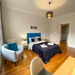 Appartement Chic, 3 Chambres, Hyper Centre-Ville, Parking Payant